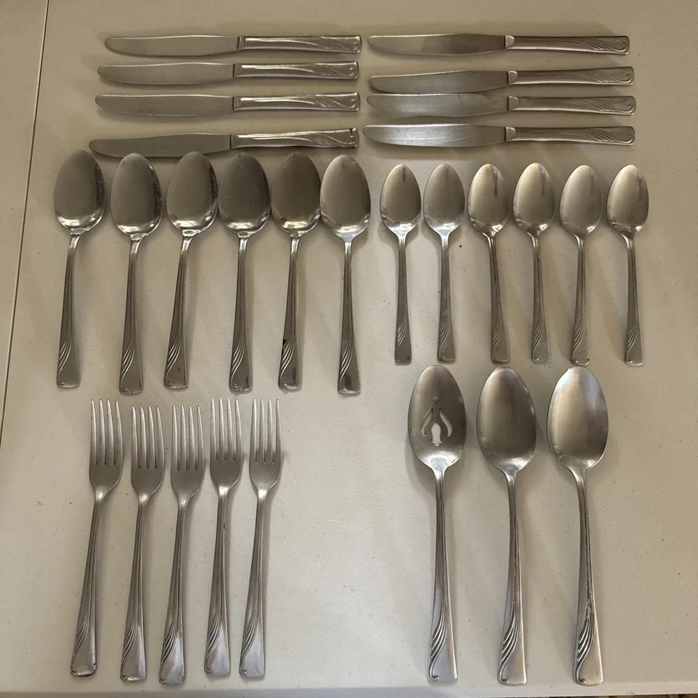 INTERNATIONAL Silco INS53 Stainless Flatware Set 28 PCs Knives Forks Spoons